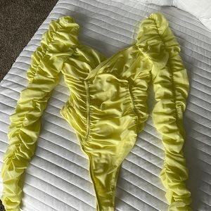 New with tags light yellow fashion nova top!